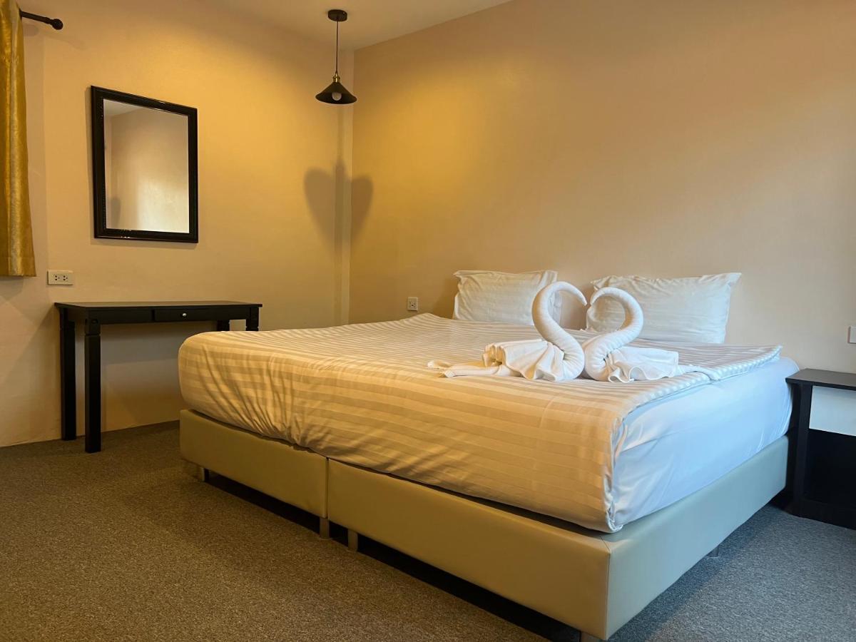 Vivi Hotel Resort Пхукет Экстерьер фото