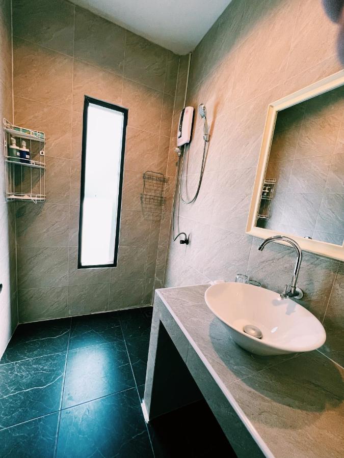 Vivi Hotel Resort Пхукет Экстерьер фото
